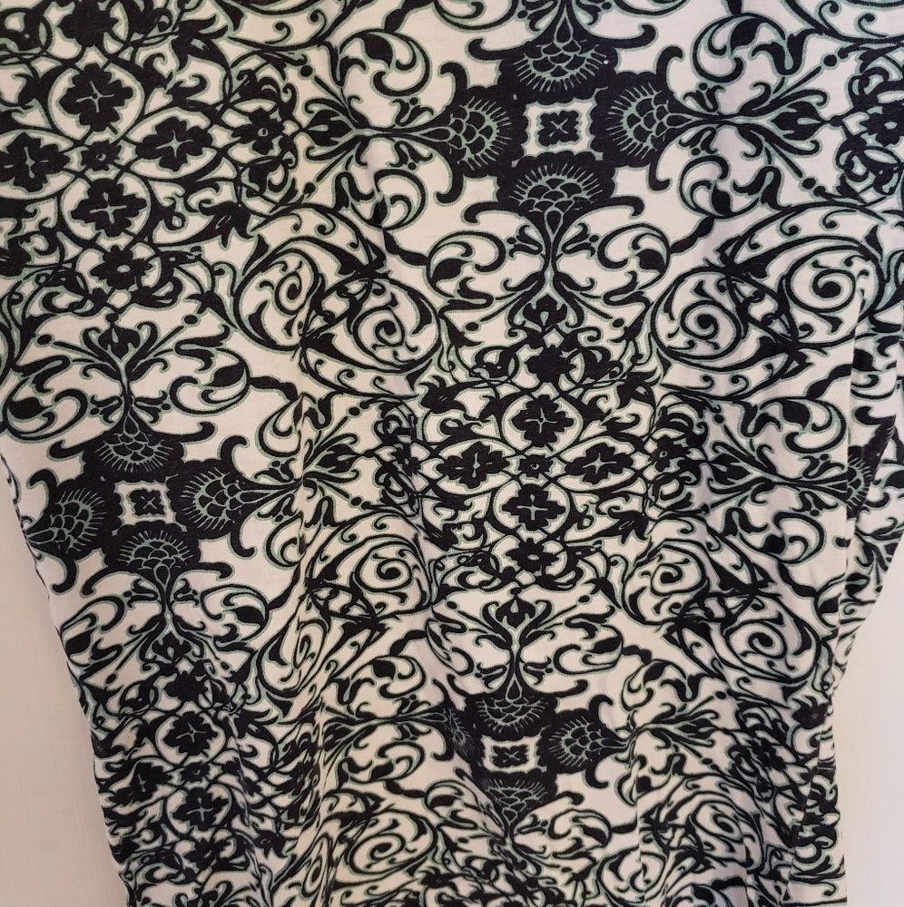 Patterned Top - Picture 3 of 3